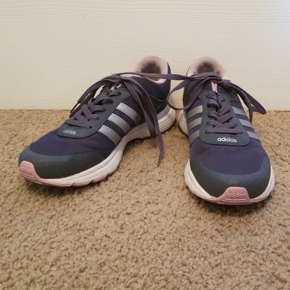 adidas Shoes - 💥💥flash sale💥💥 Adidas tennis shoes